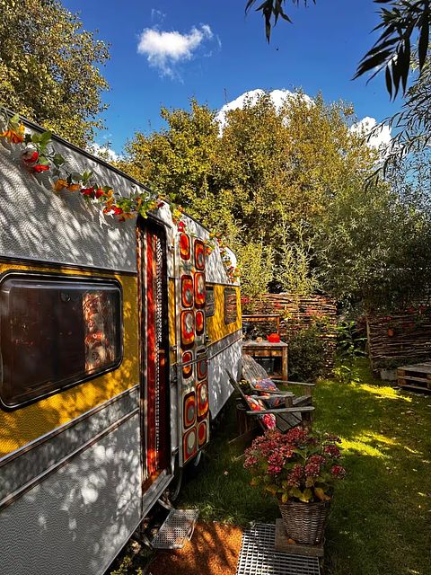 Retro B&B Caravan on a Small Island  - 3