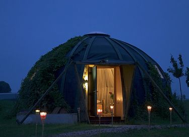 Special stay in a thatch igloo - 7