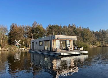 Péniche écologique avec son propre bateau - 2