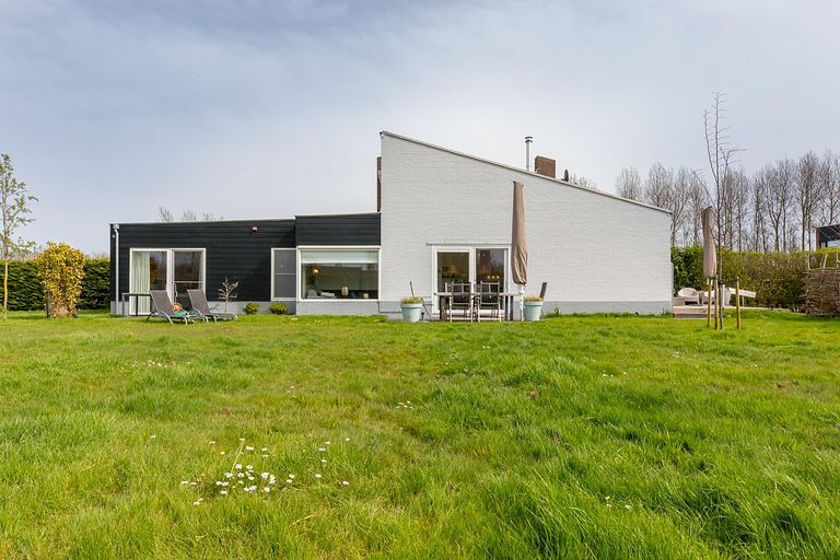 family villa with large garden near the sea - 1