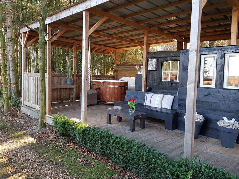Shepherds hut with hot tub in Drenthe - 1