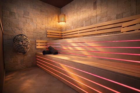 Wellness Lodge mit Sauna, Jacuzzi und Hammam - 4