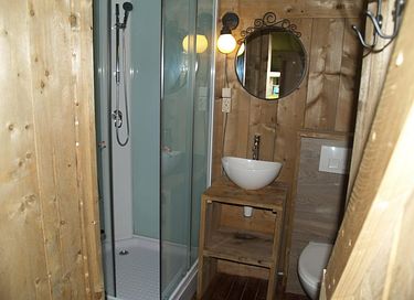 Glamping tent surrounded by beautiful nature - 15
