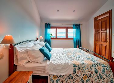 Villa met zoutwaterzwembad en zeezicht - 23