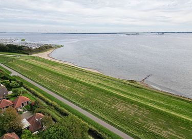 Cozy cottage right on Lake Grevelingen - 2