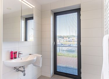 4-person waterfront apartment - 10