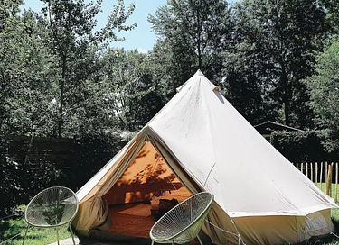 Luxe Glamping tent met verwarmde bedden (FRL) - 1