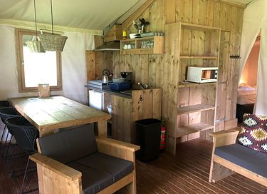 Glamping tent surrounded by beautiful nature - 2
