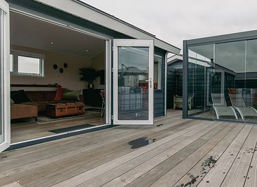 Tiny House by the water with private jacuzzi - 11