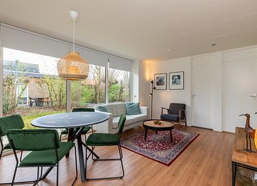 Bungalow with a covered patio in Zeeland - 8
