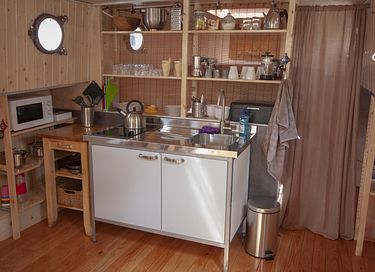 Charming houseboat in a peaceful environment - 17