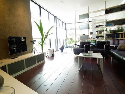 En smukt, moderne designet husbåd - 5