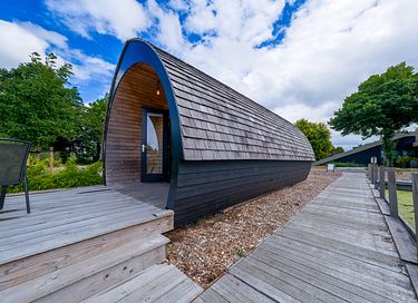 Uniek slapen in een tiny house aan het water - 4