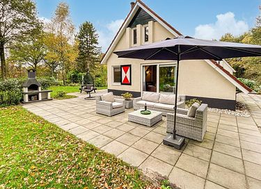 Holiday home with cozy box bed in Friesland