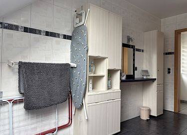 Spacious upstairs apartment in a rural setting - 8