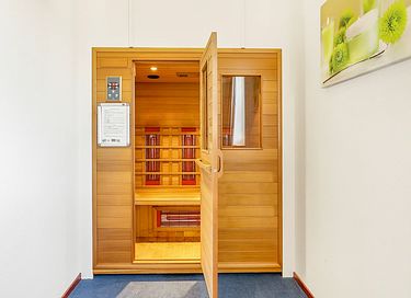 Waterfront holiday home with sauna - 5