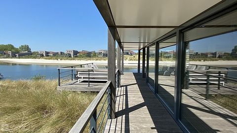 Strandvilla met eigen zwem- en aanlegsteiger - 4