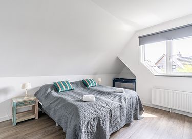 Spacious 10-person vacation villa on Texel - 16
