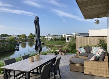 Logement de vacances moderne au bord de l'eau - 19