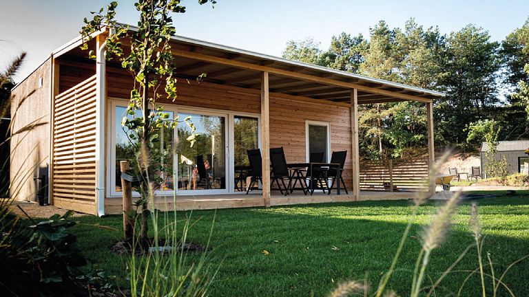 Knus Tiny House op een bosrijk vakantiepark - 1