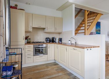 Spacious vacation home near beach on Ameland - 8