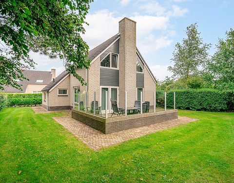Holiday home with sauna and garden on Texel - 2