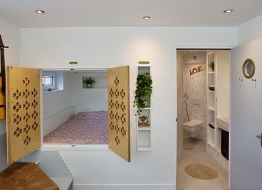 Modern design houseboat in quiet area - 8