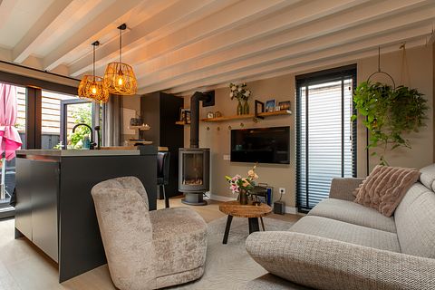Apartamento con estilo y terraza soleada - 2