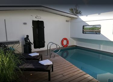 Special boat with pool and roof terrace - 3