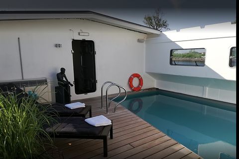 Special boat with pool and roof terrace - 3