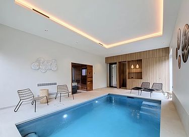 Luxe vakantiehuis met indoor privé zwembad