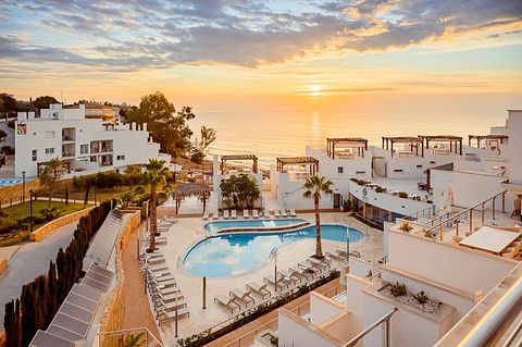 Luxury apartment with hot tub by the sea - 2