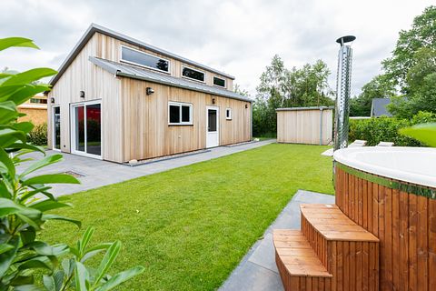 Modern vakantiehuis met hottub in Drenthe - 2