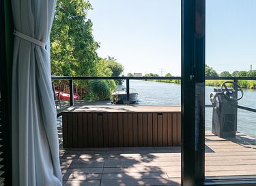 Tiny House Boat in de natuur - 10
