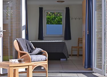 Bungalow by a beautiful lake in Zeeland (6p) - 12