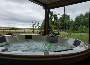 Enjoying peace and quiet & private wellness together - 3