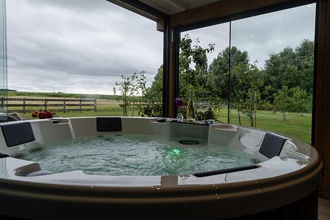 Enjoying peace and quiet & private wellness together - 3