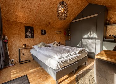 Tiny house aan een meer in Overijssel - 7