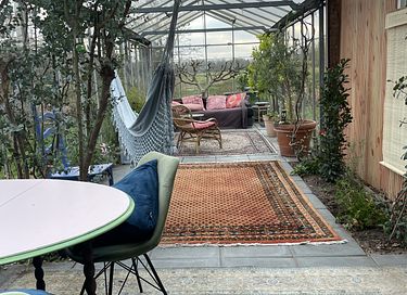 Spend the night in an orangery with hot tub - 4