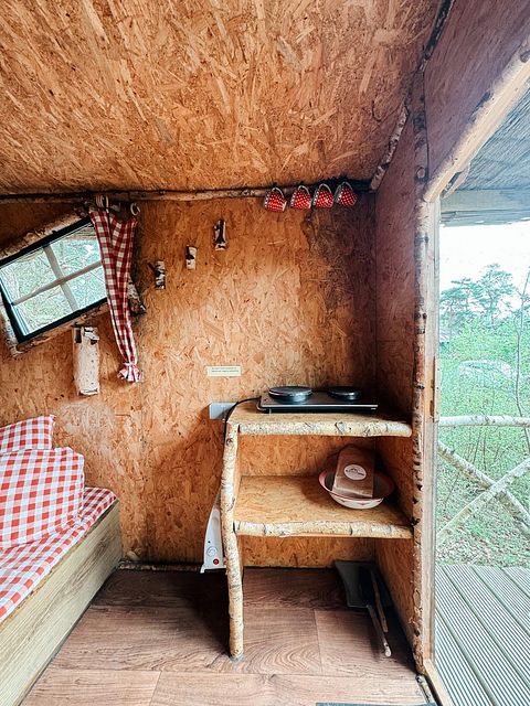 Cabane suspendue dans un beau camping à Drenthe - 5