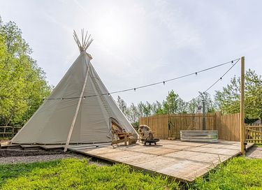 Beautiful, spacious teepee for 2–5 people