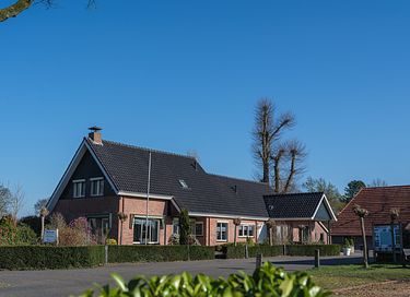 Luxury group accommodation with sauna and hot tub - 33