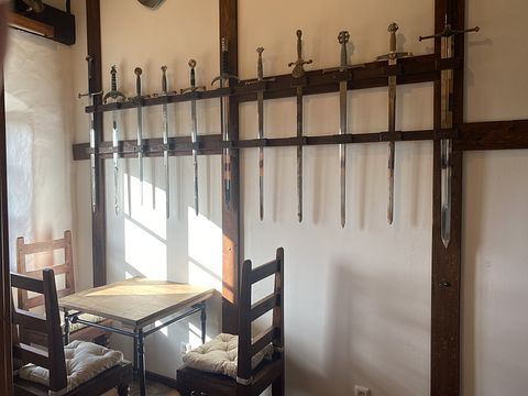 Bâtiment historique avec chambre à thème médiéval - 5