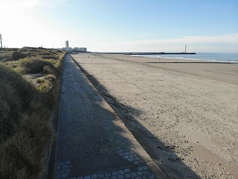 Aan het strand in een historisch ziekenhuis - 3