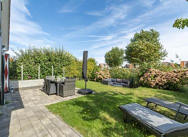 Child-friendly holiday home by the playground - 3