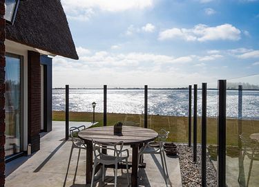 Exclusief genieten in Friesland met uitzicht - 43