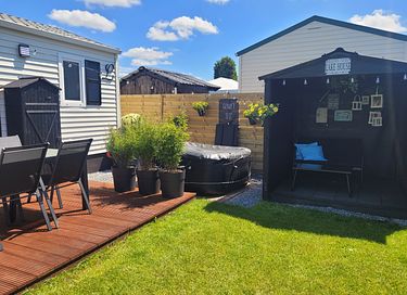 Logement de vacances avec jacuzzi au bord de l'eau - 22