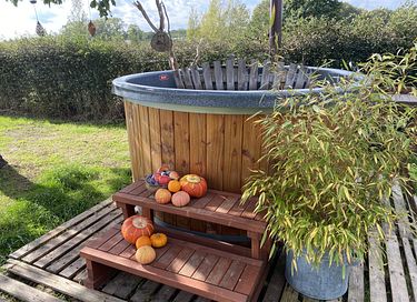 Gemütlicher Zirkuswagen mit Whirlpool - 13