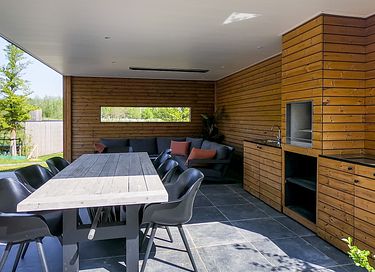 Luxury water villa with its own jetty in Limburg - 12