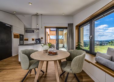 Luxury suite with a romantic outdoor tub - 35